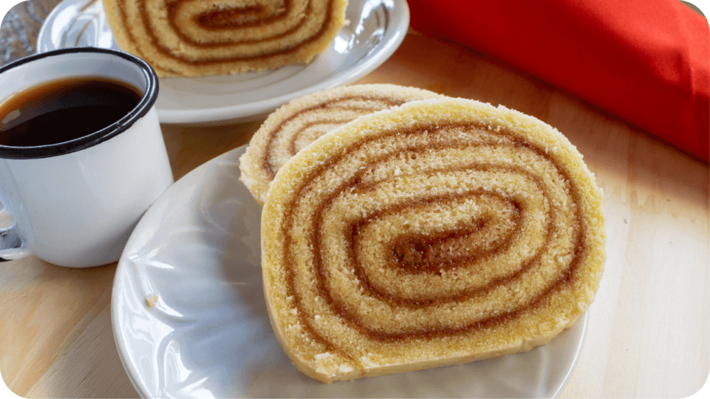 Rocambole de doce de leite com coco ralado