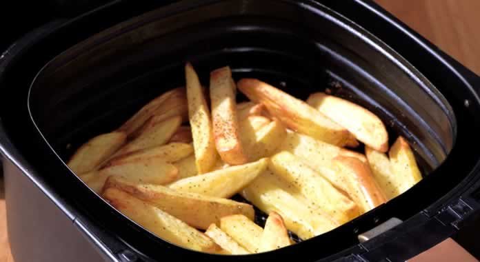 Batata frita na airfryer: Aprenda receita de batata frita normal
